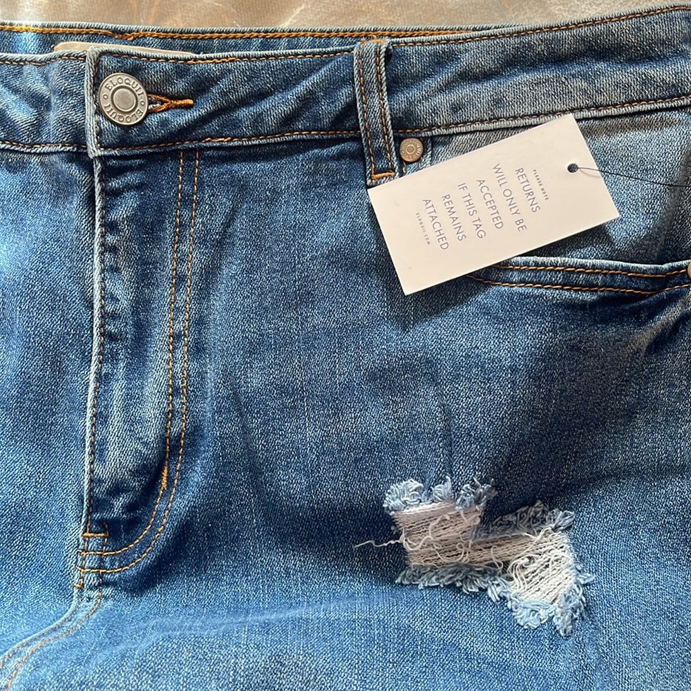 Jean - Picture 4 of 14